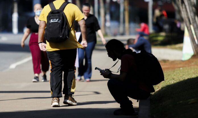 Jovens não estudam e nem trabalham -Paulo Pinto/ Agência Brasil