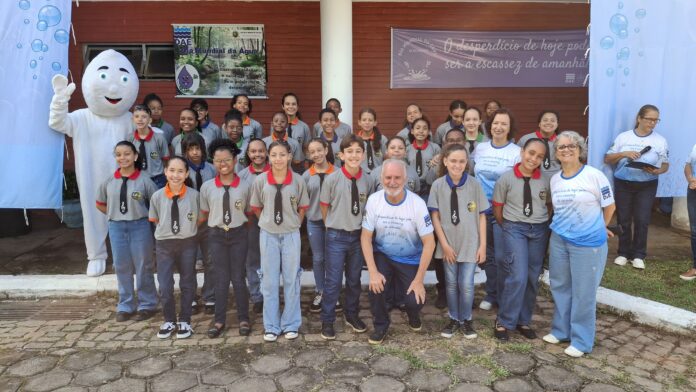 alunos da Escola Municipal Germin Loureiro visitaram a Estação de Tratamento de Água (ETA), onde participaram de diversas atividades educativas voltadas à conscientização sobre a importância da preservação dos recursos hídricos